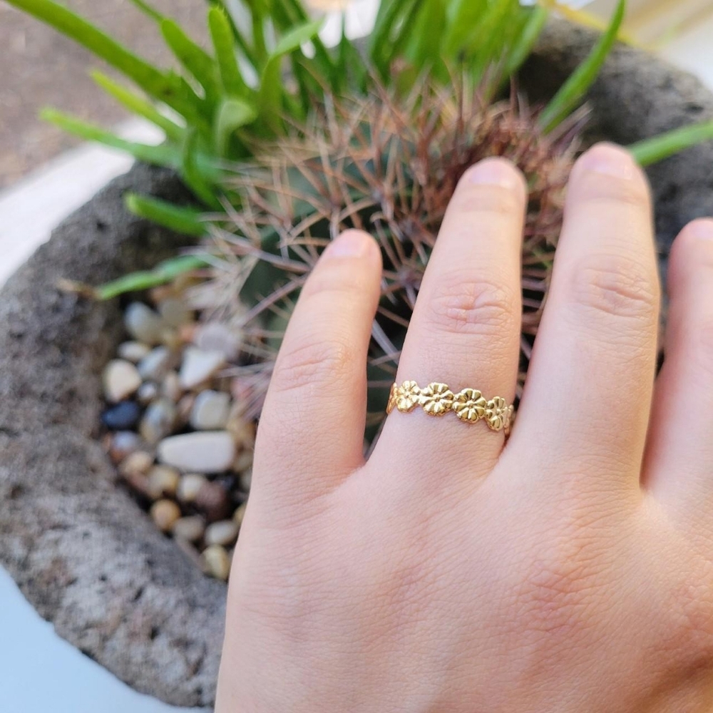 Classic Dainty Gold Flower Ring & Toe Ring - Picture 2 of 8